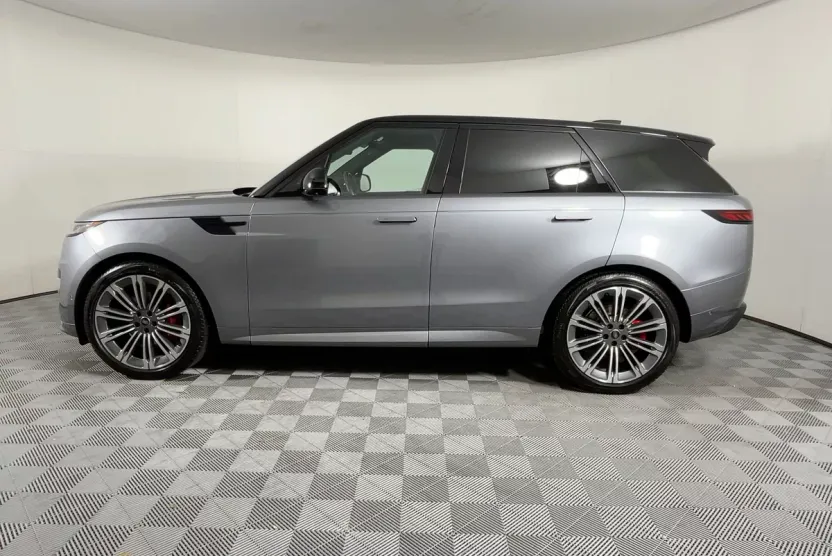 2024 Land Rover Range Rover Sport SE photo 1