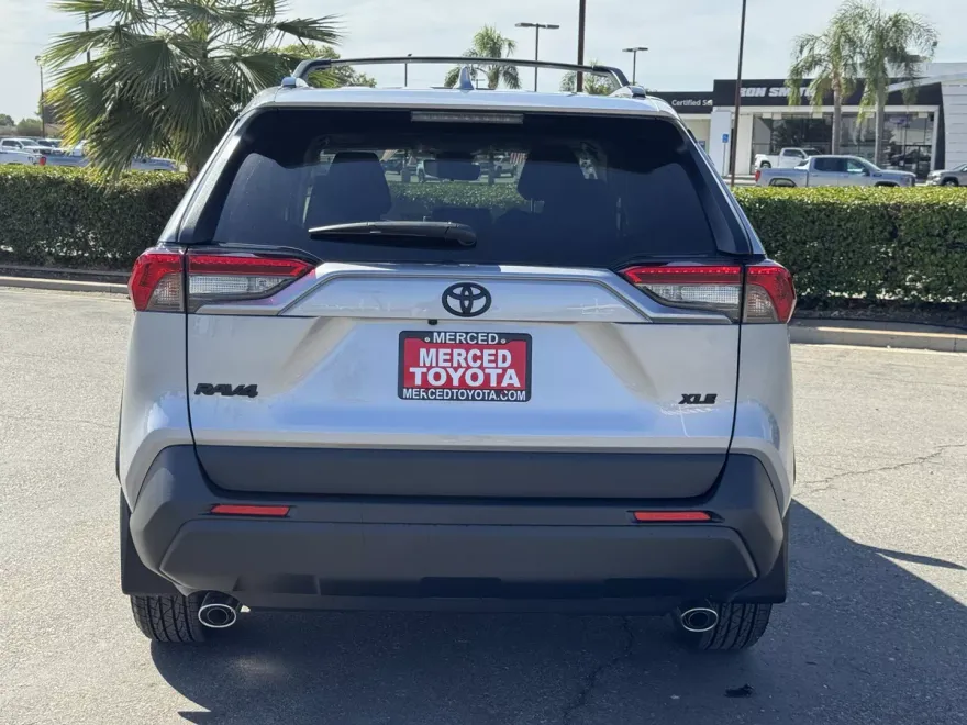 2025 Toyota RAV4 XLE photo 1