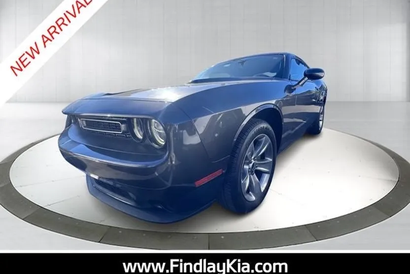 2018 Dodge Challenger SXT photo 1
