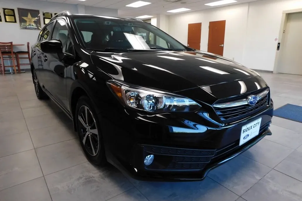 2023 Subaru Impreza Premium photo 1