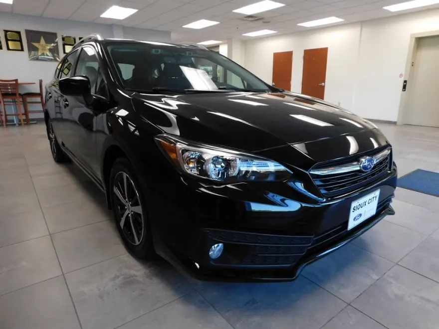 2023 Subaru Impreza Premium photo 1