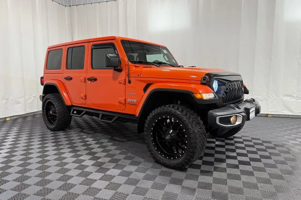 2019 Jeep Wrangler Unlimited Sahara photo 1