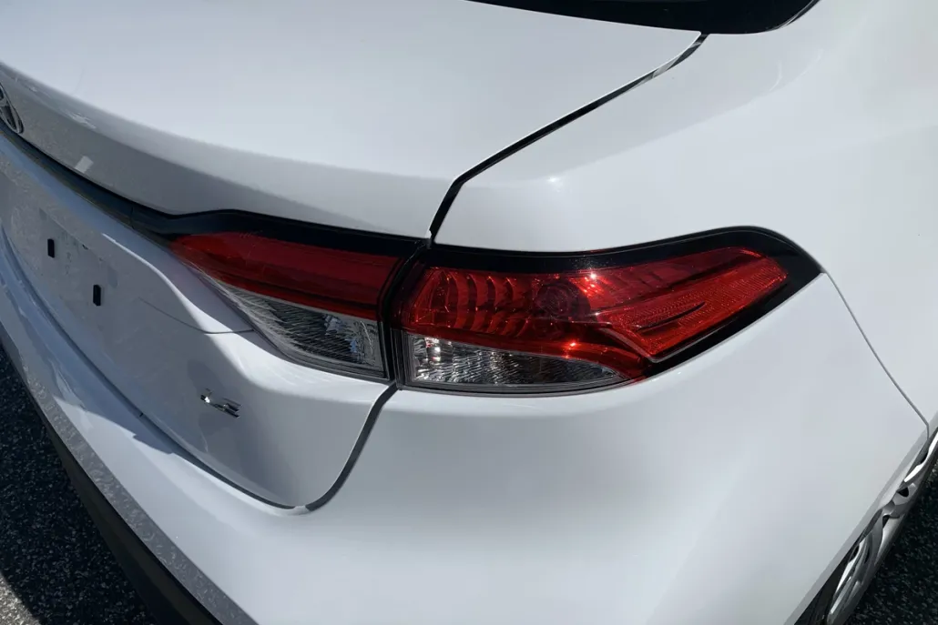 2023 Toyota Corolla LE photo 1