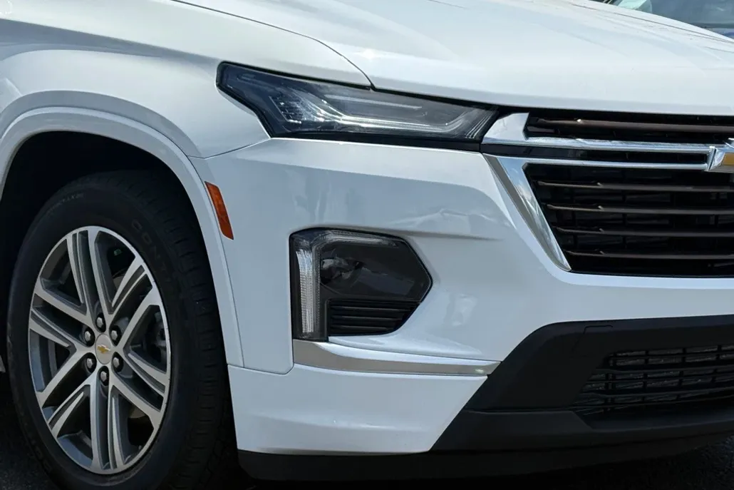 2023 Chevrolet Traverse High Country photo 1