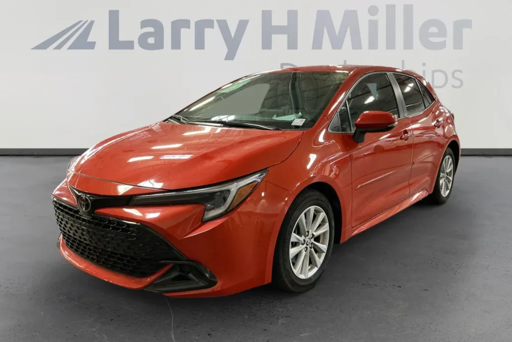2025 Toyota Corolla SE photo 1