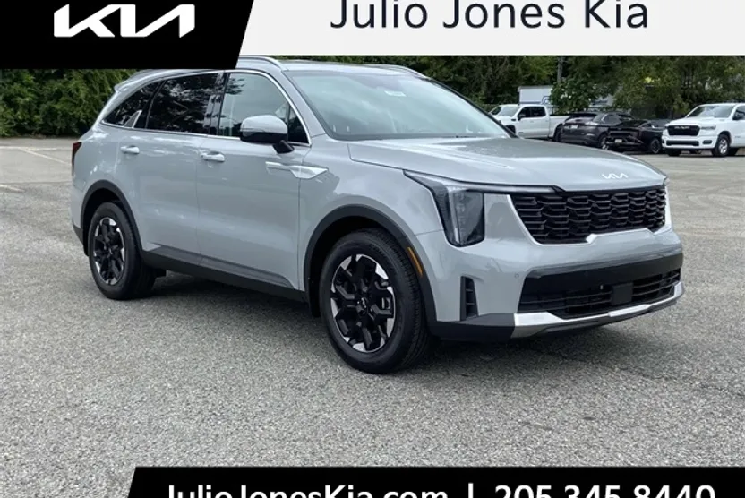 2025 Kia Sorento S photo 1
