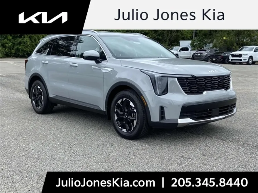 2025 Kia Sorento S photo 1
