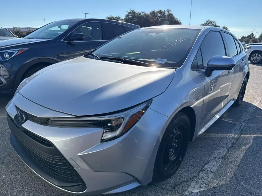 2024 Toyota Corolla Hybrid LE photo 1
