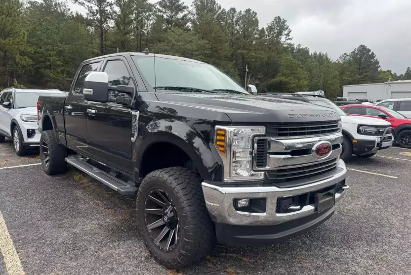 2019 Ford F-250 XLT photo 1
