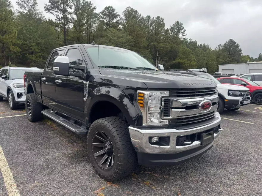 2019 Ford F-250 XLT photo 1