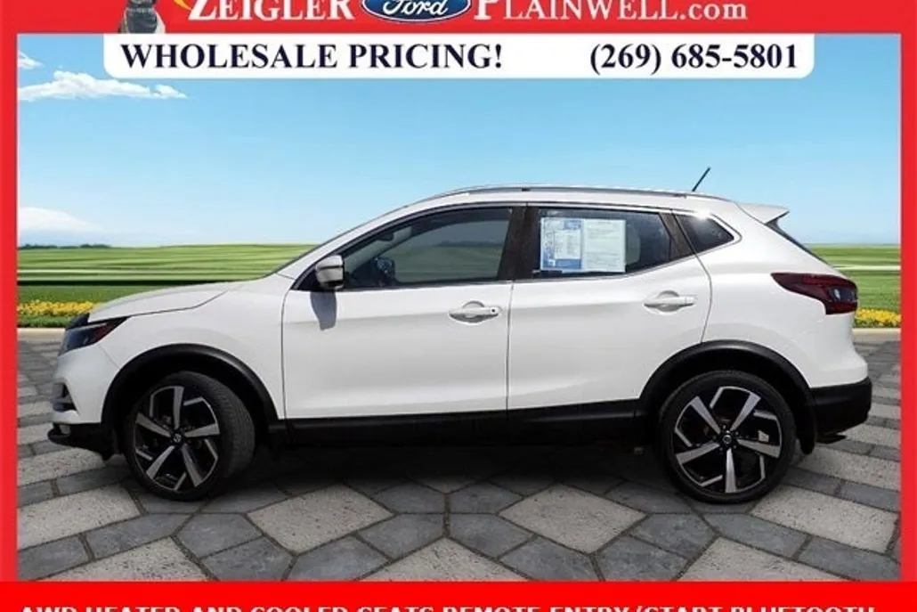 2020 Nissan Rogue Sport S photo 1