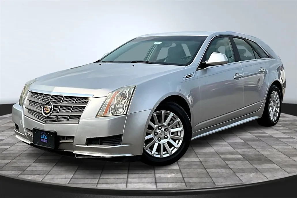 2010 Cadillac CTS Luxury photo 1