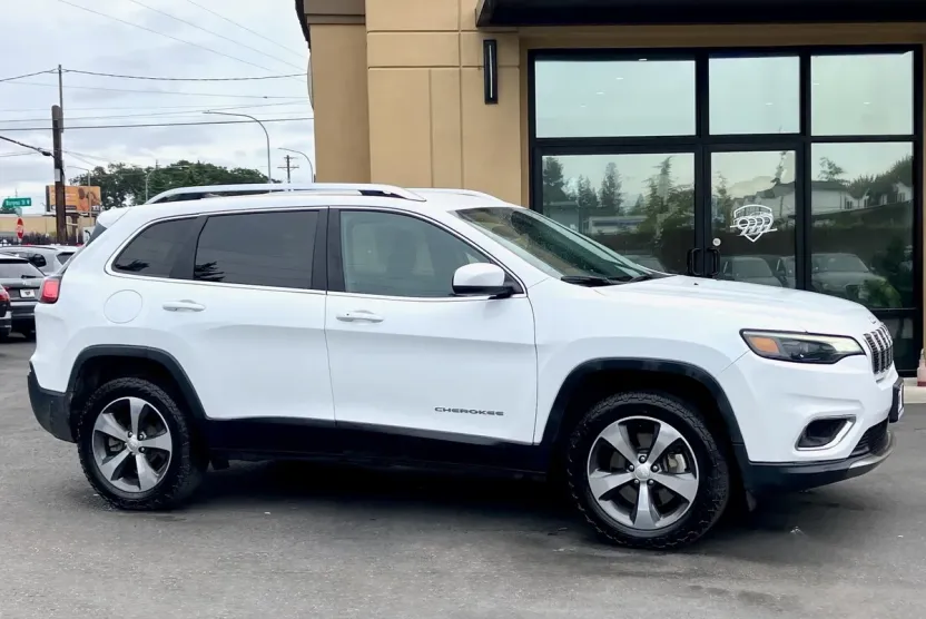 2019 Jeep Cherokee Limited photo 1