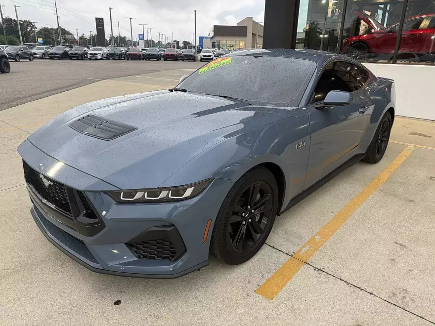 2024 Ford Mustang GT photo 1