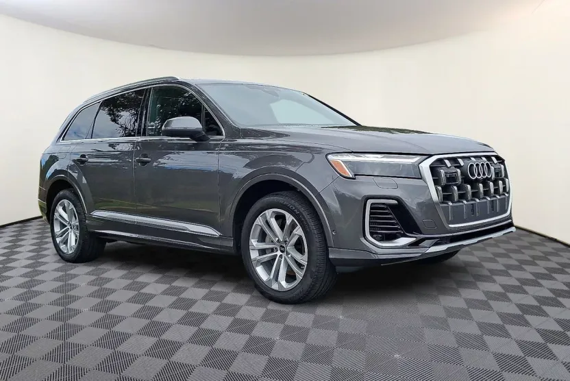 2025 Audi Q7 55 Premium Plus photo 1