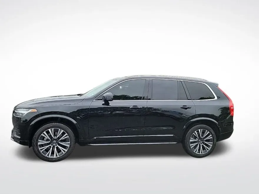 2022 Volvo XC90 T5 Momentum photo 1