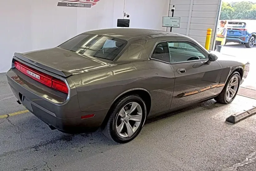2010 Dodge Challenger R/T photo 1