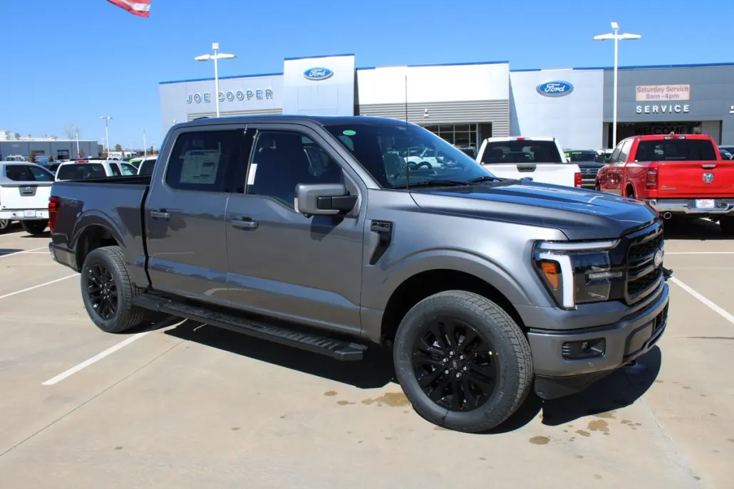 2025 Ford F-150 Lariat photo 1
