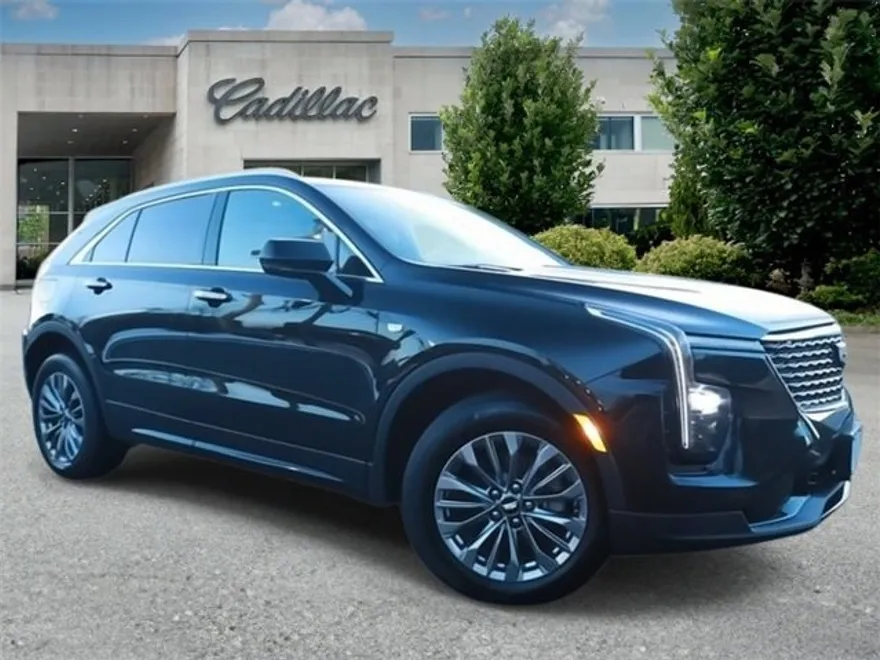 2024 Cadillac XT4 Premium Luxury photo 1