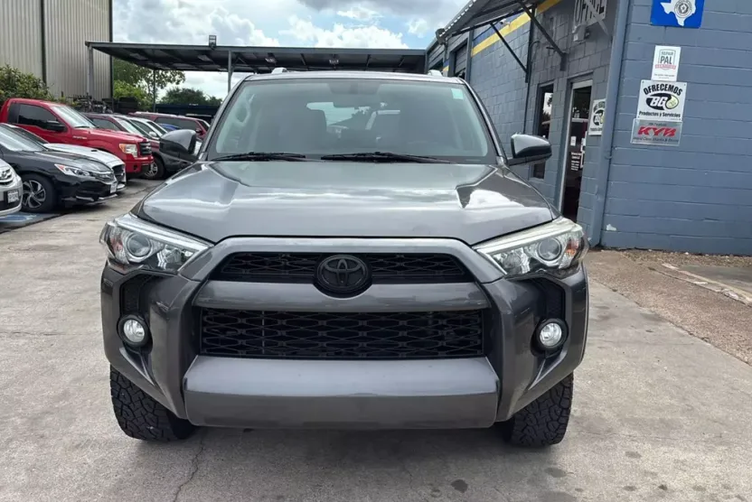 2016 Toyota 4Runner SR5 Sport photo 1