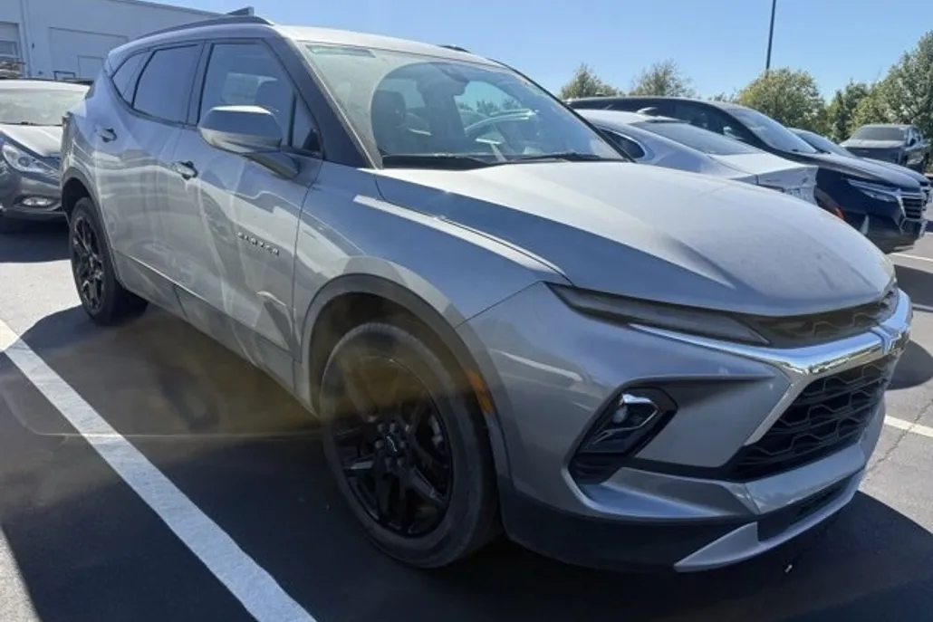 2023 Chevrolet Blazer 2LT photo 1