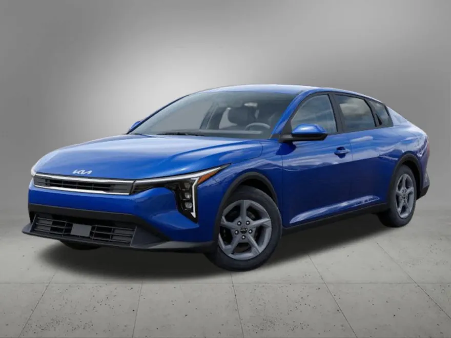 2025 Kia K4 LXS photo 1