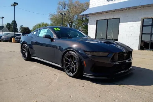 2025 Ford Mustang Dark Horse photo 1