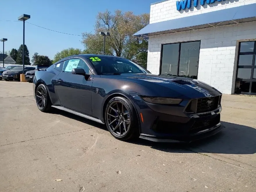 2025 Ford Mustang Dark Horse photo 1