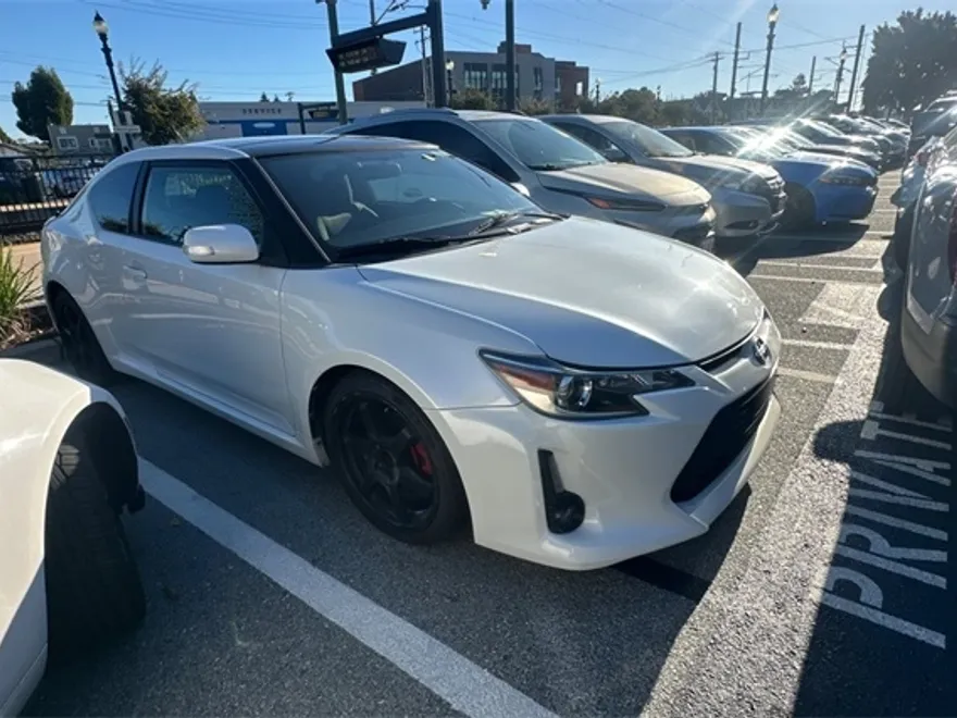 2015 Scion tC Base photo 1