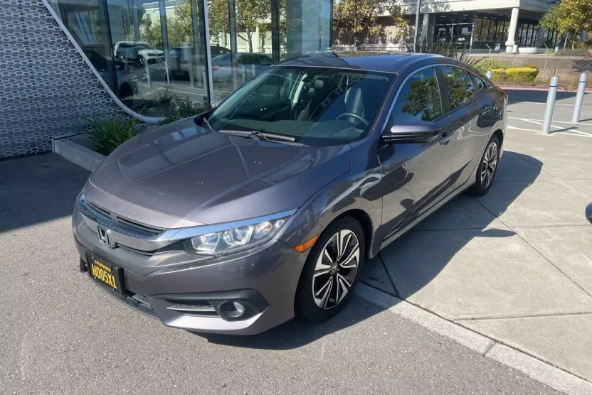 2018 Honda Civic EX-T photo 1