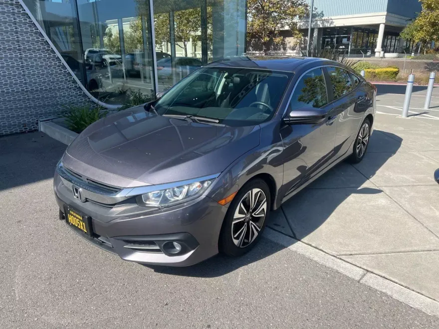2018 Honda Civic EX-T photo 1