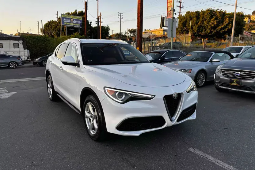 2018 Alfa Romeo Stelvio Ti Q4 photo 1