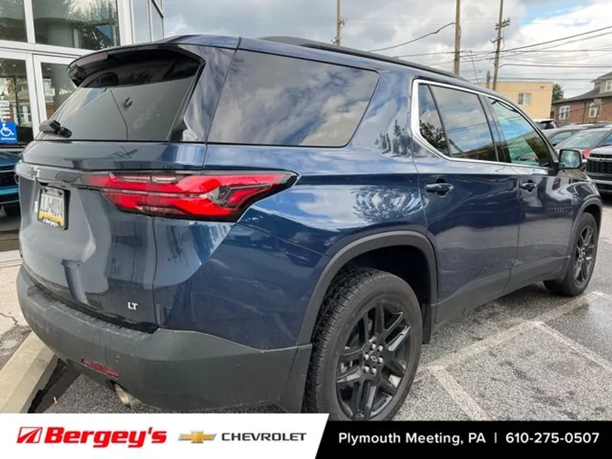 2022 Chevrolet Traverse Leather photo 1
