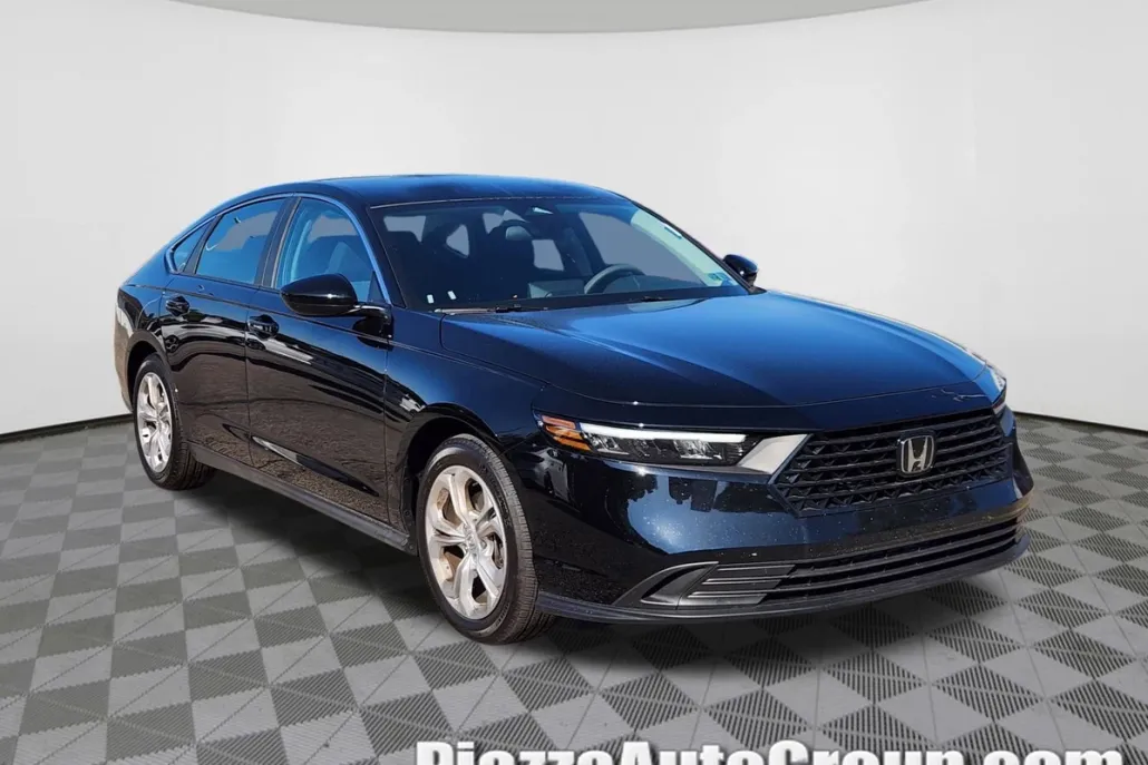 2025 Honda Accord LX photo 1