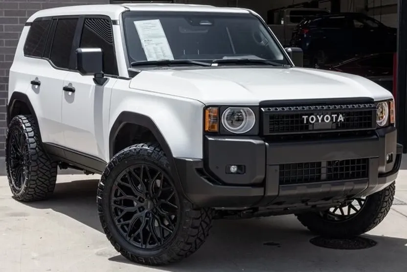 2025 Toyota Land Cruiser Hybrid Base photo 1