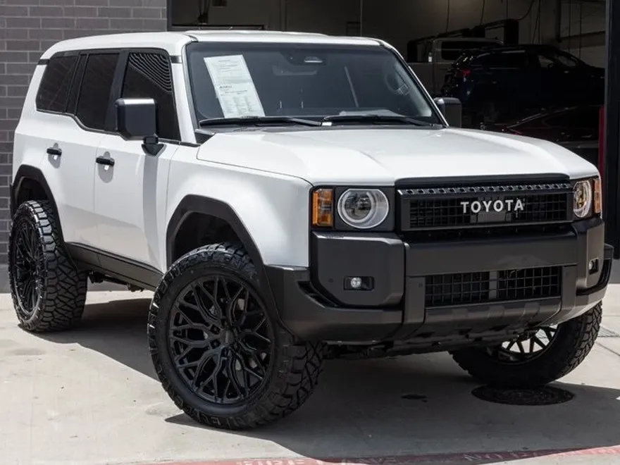 2025 Toyota Land Cruiser Hybrid Base photo 1