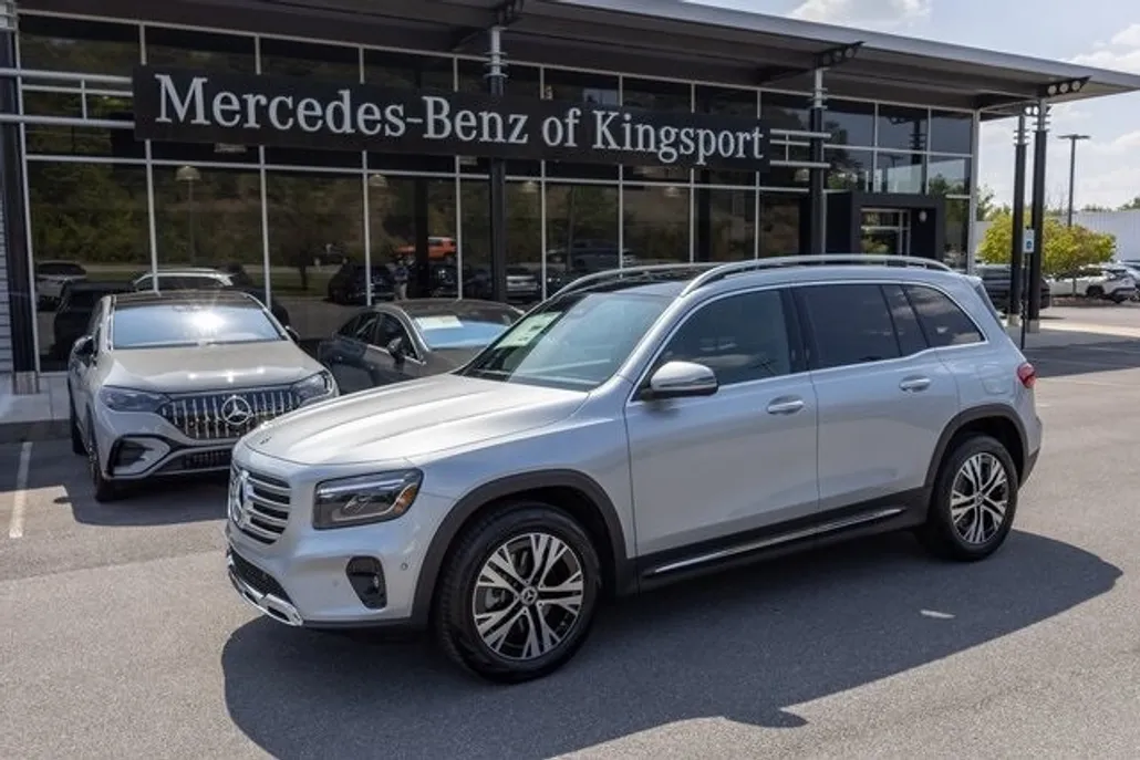 2025 Mercedes Benz GLB 250 photo 1