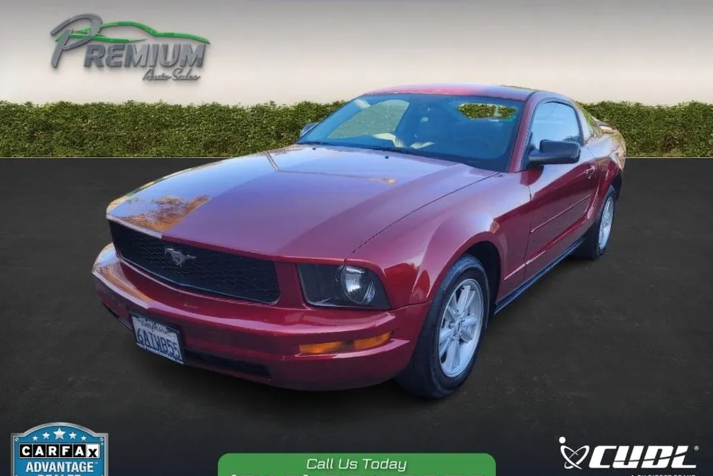 2005 Ford Mustang Deluxe photo 1