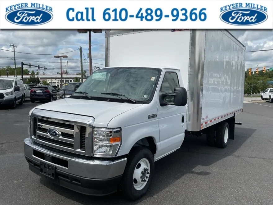 2025 Ford E-350 photo 1