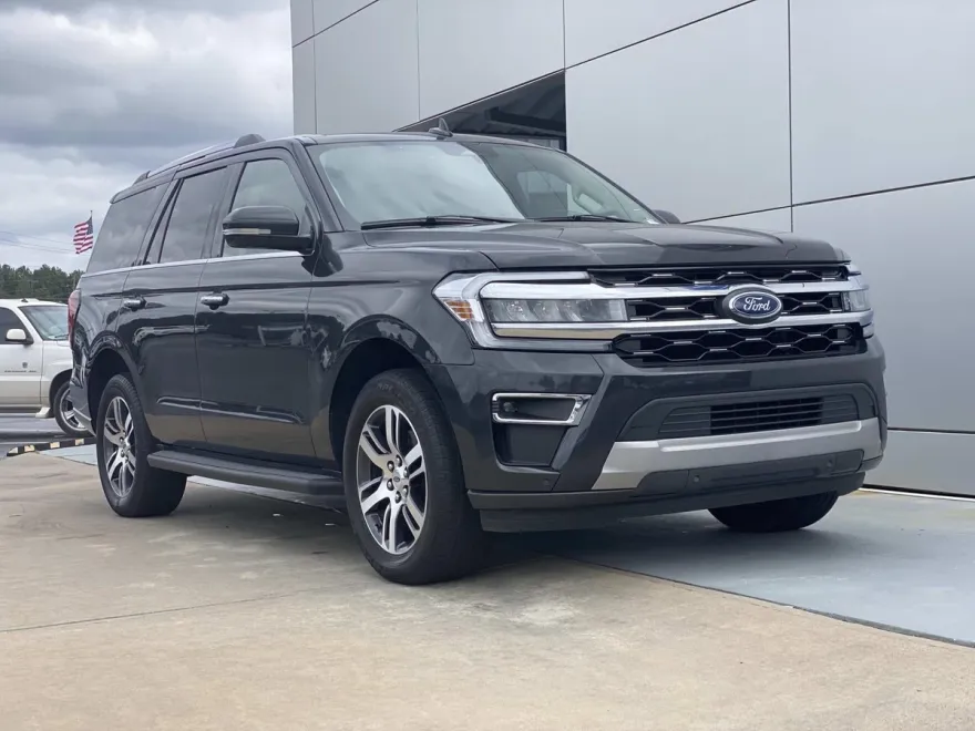 2024 Ford Expedition Limited photo 1