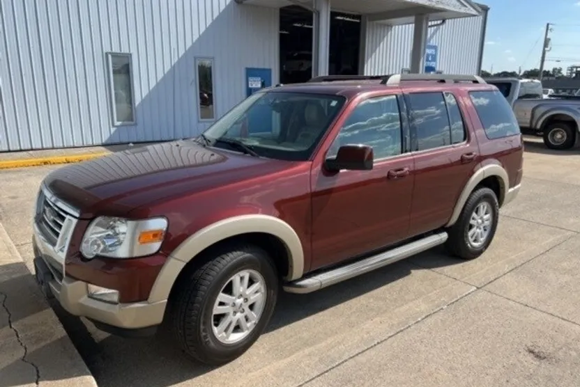 2010 Ford Explorer Eddie Bauer photo 1