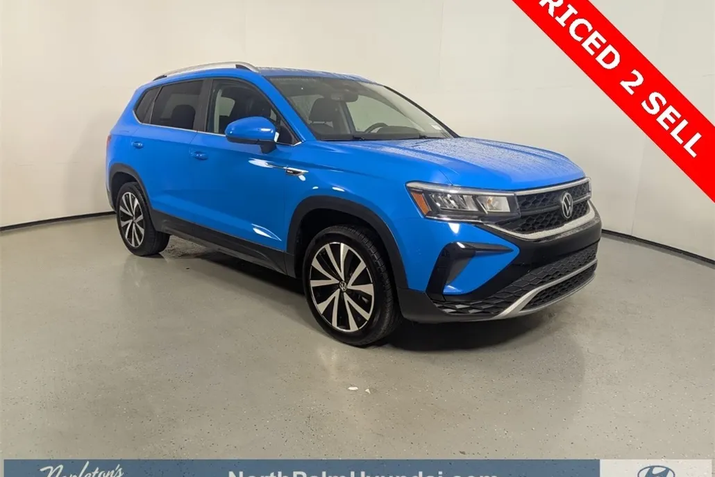 2023 Volkswagen Taos SE photo 1
