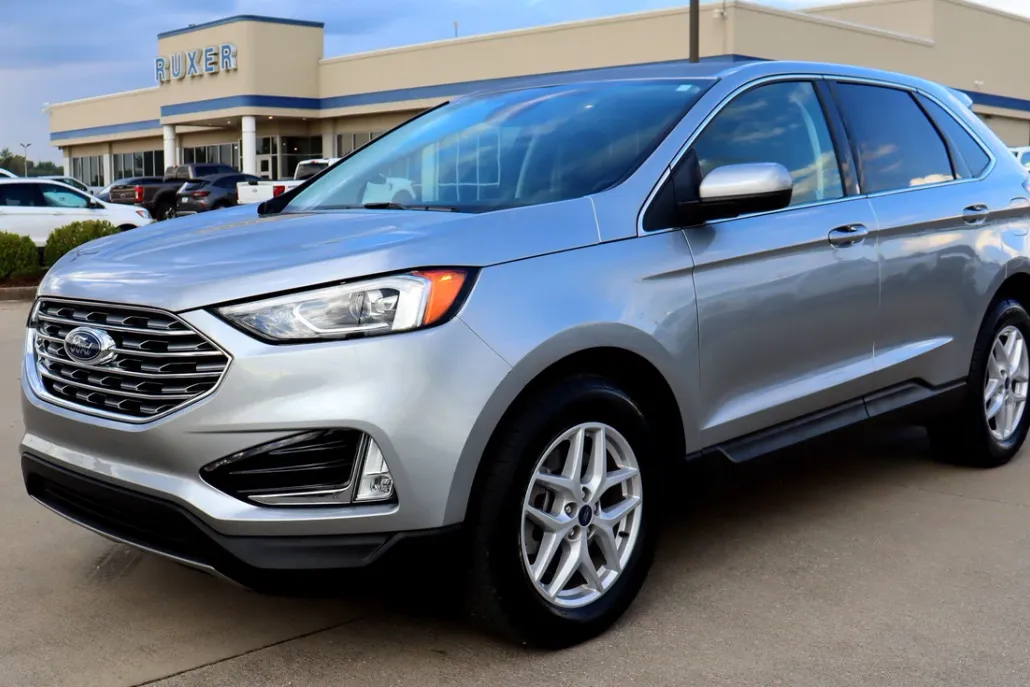 2021 Ford Edge SEL photo 1