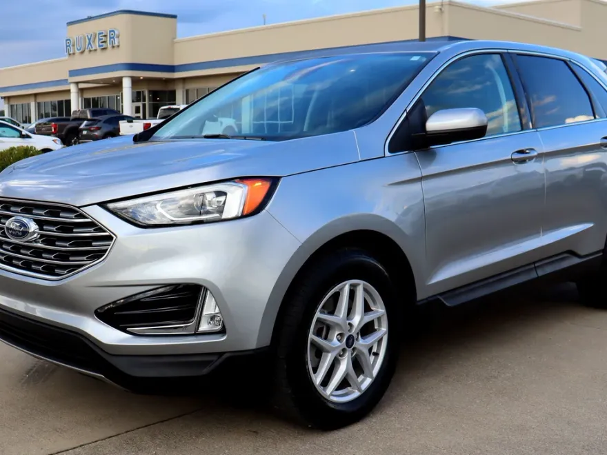 2021 Ford Edge SEL photo 1