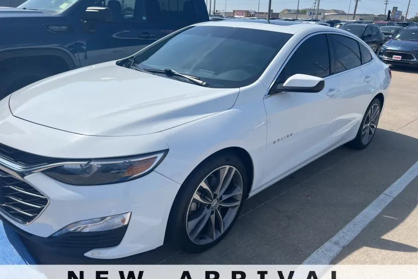 2023 Chevrolet Malibu 1LT photo 1
