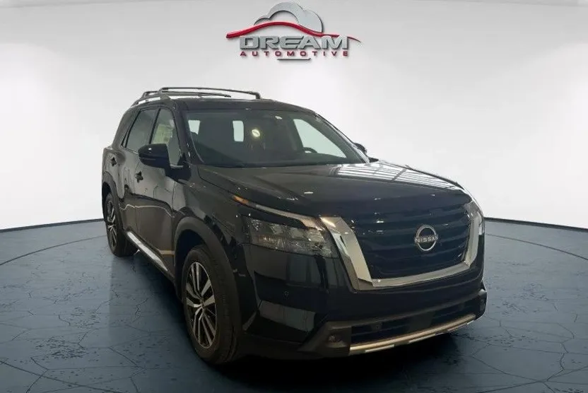 2025 Nissan Pathfinder Platinum photo 1