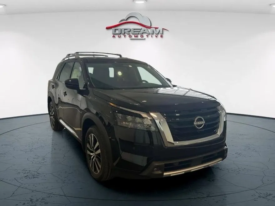 2025 Nissan Pathfinder Platinum photo 1