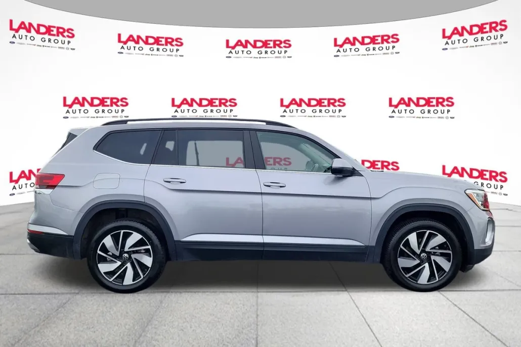 2024 Volkswagen Atlas SE Technology photo 1