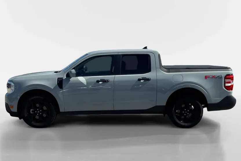 2022 Ford Maverick XLT photo 1
