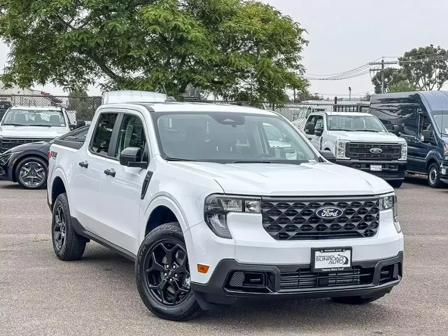 2025 Ford Maverick XLT photo 1